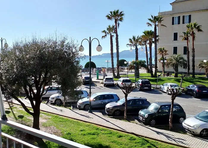 Incantevole Davanti Al Mare, * キアーヴァリ